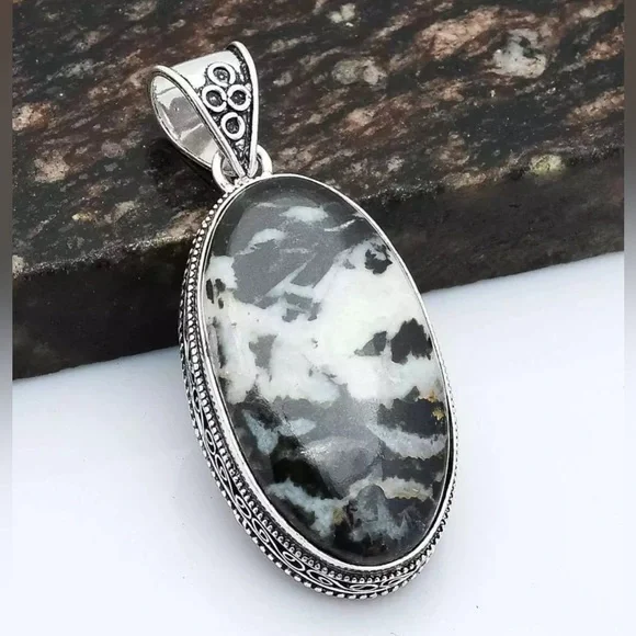 BUFFALO TURQUOISE PENDANT - Picture 3 of 3